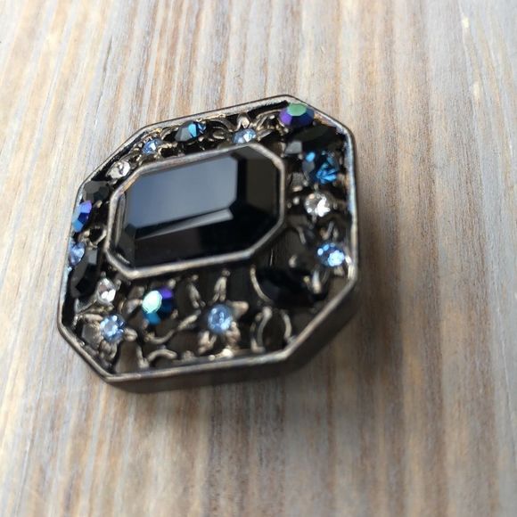 Givenchy Retired Filagree Black & Blue Large Crystal Floral Brooch! BNWOT - Picture 7 of 7